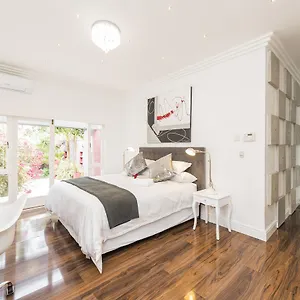 Whispering Palms Homestay Port Elizabeth